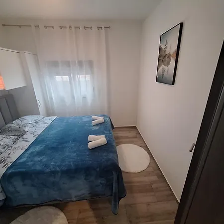 Paola Apartman Turanj
