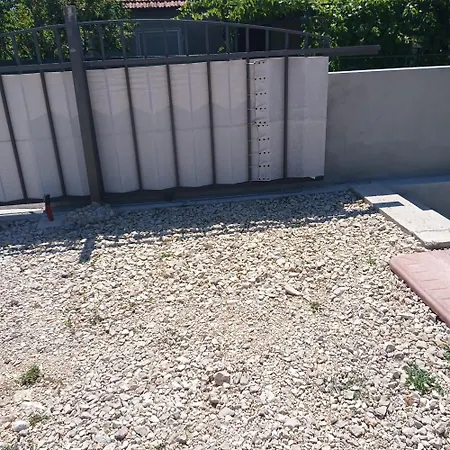 Apartman Paola *